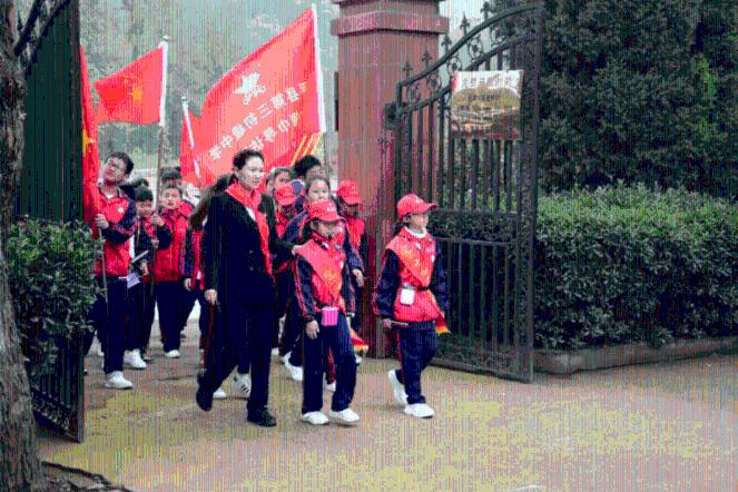 杨颖演技也不是很好，为什么她的资源那么好？游戏画面